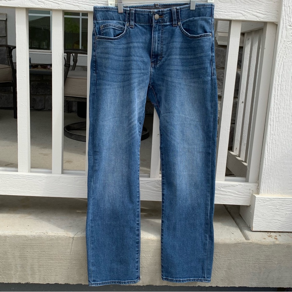 Lee Extreme Motion MVP Slim Fit Straight Leg Jeans